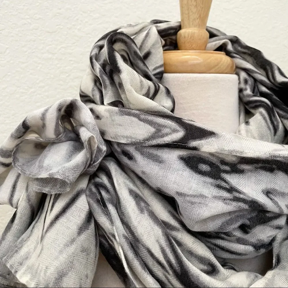 Soft Focus Chevron Print All Season Wrap Scarf, Black Gray White, NWT - Picture 3 of 6